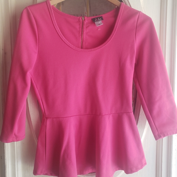 Body hugging pink zip back peplum top - Picture 6 of 8